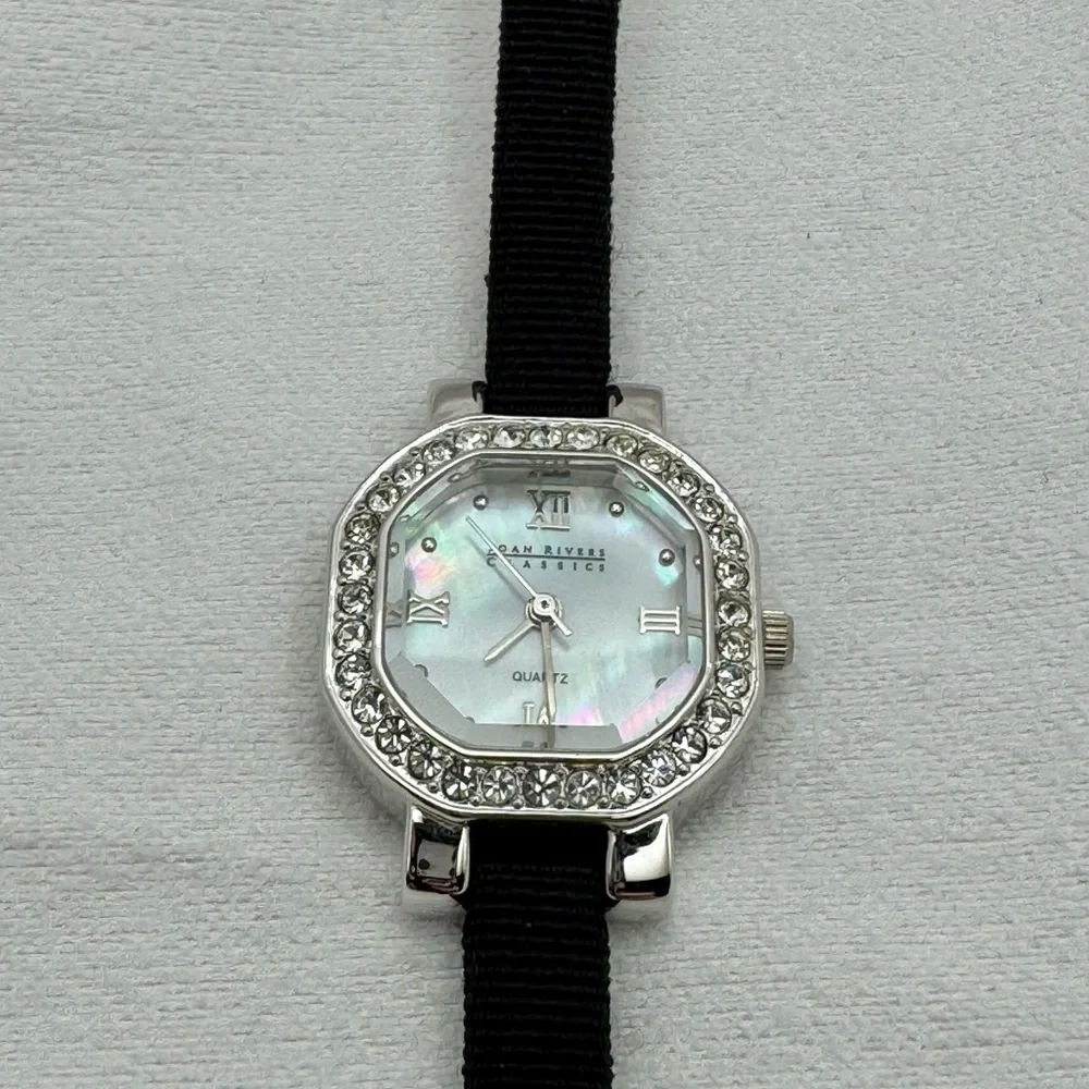 JOAN RIVERS CLASSIC LADIES WATCH NEW BATTERY